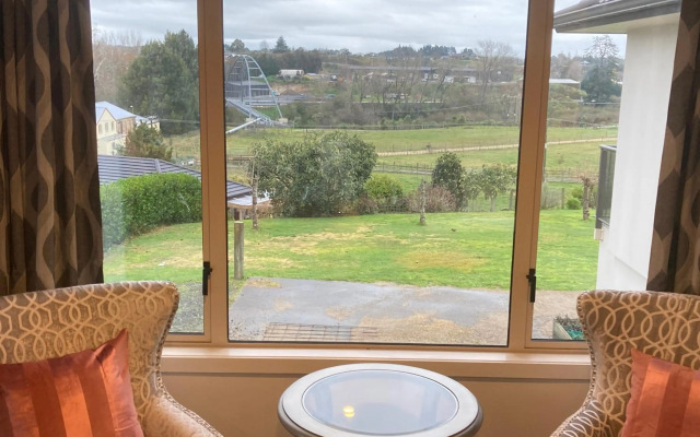 Cambridge Te Awa Rivertrail BnB