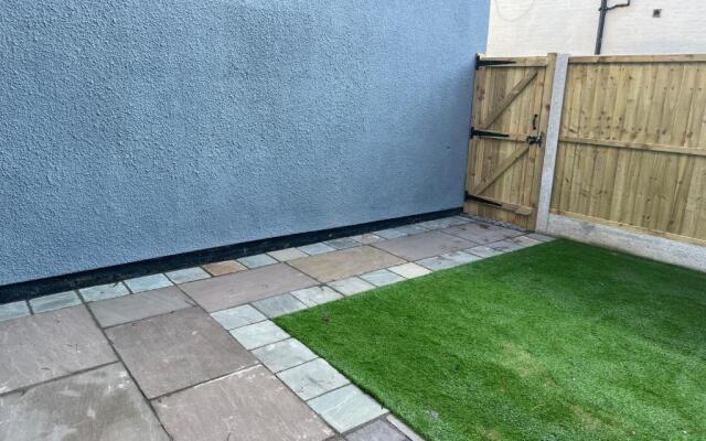 Luxury 2 bed Apartment Great Location