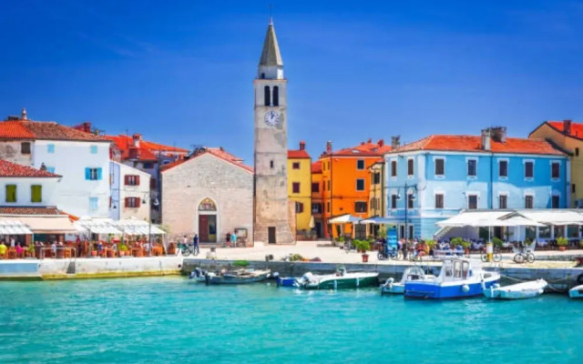 Relaxing Apartment With Outdoor Space in Fažana