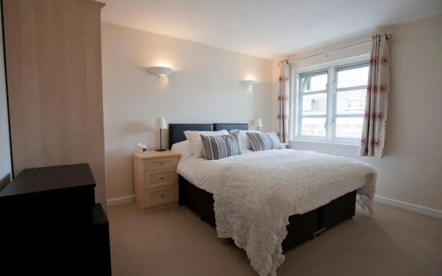 2 Bed 2 Bath Central Ipswich Parking 2nd Flr