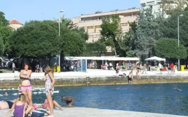 Apartment Town Center