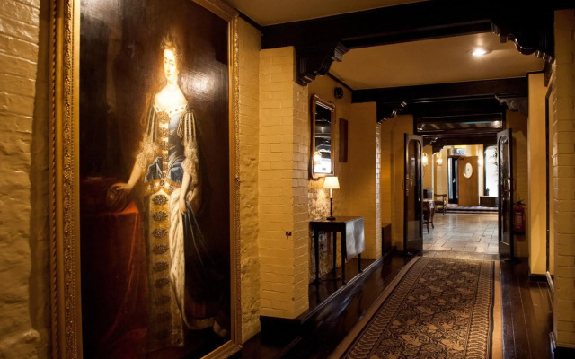 The Bull Hotel, Peterborough