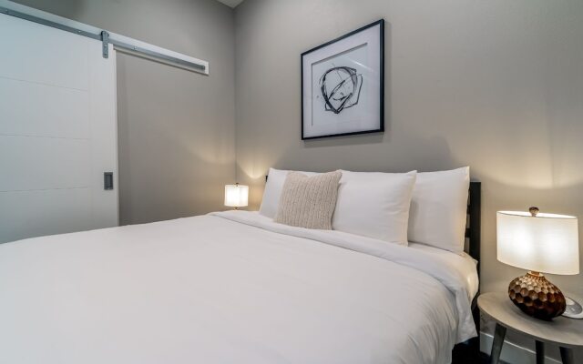 Des Moines Heavenly 1BD 1BA Downtown Apartment