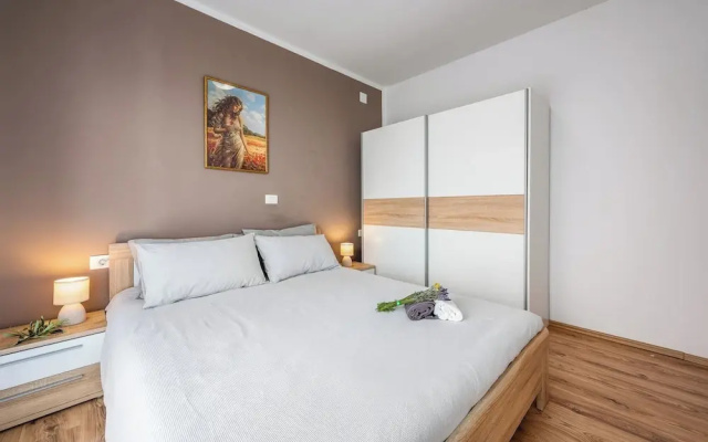 Pleasant Apartment With Pool, Sauna, Hot Tub