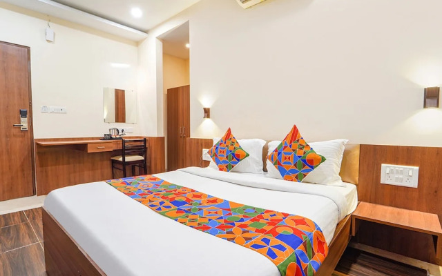Fabhotel Stayz Inn Us Consulate