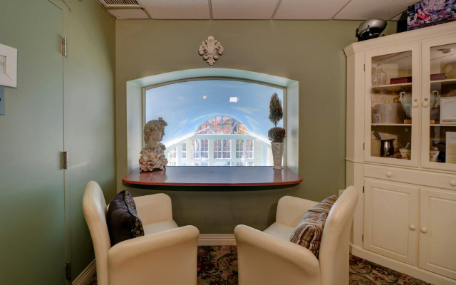 Senator Inn & Spa