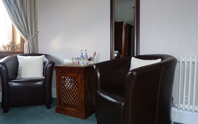 Pinewood Country House
