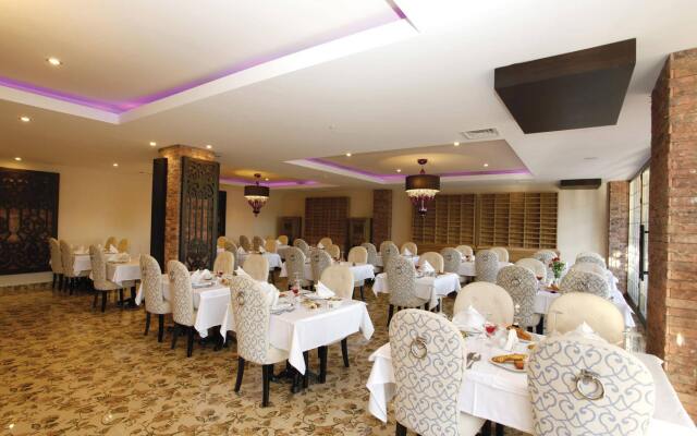 Quattro Beach Spa & Resort Hotel