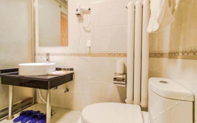 Huangyue Business Hotel
