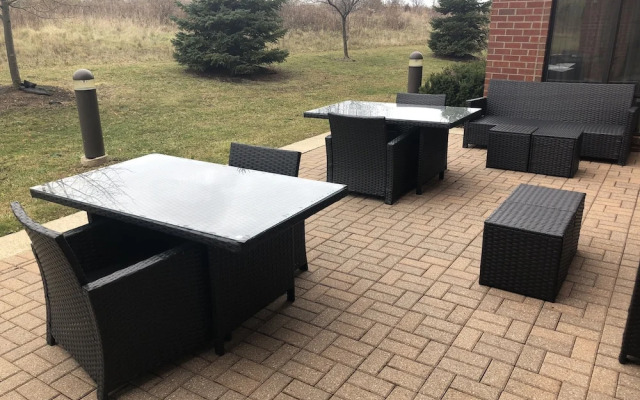 Holiday Inn Express & Suites Lansing-Dimondale