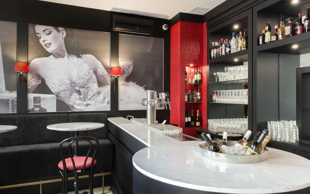 Le Theatre Hotel