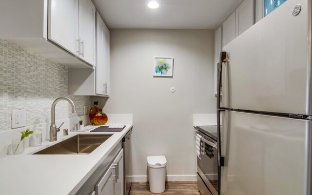 The Luxe Suites of Temecula Heights