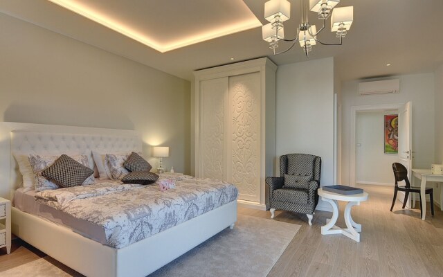 Villa With Pool in Premantura