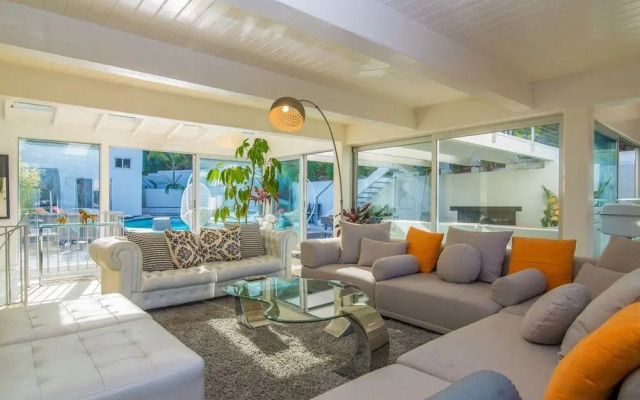 1040 - Beverly Hills Modern Estate - RUD 113272