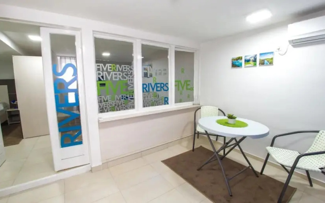Five Rivers Rooms