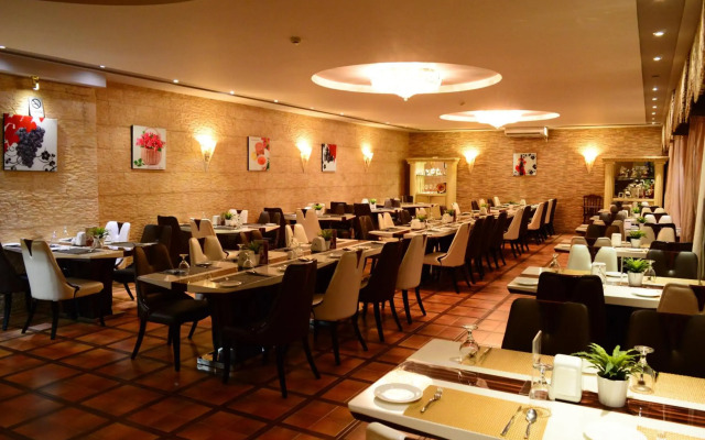 Larsa Hotel