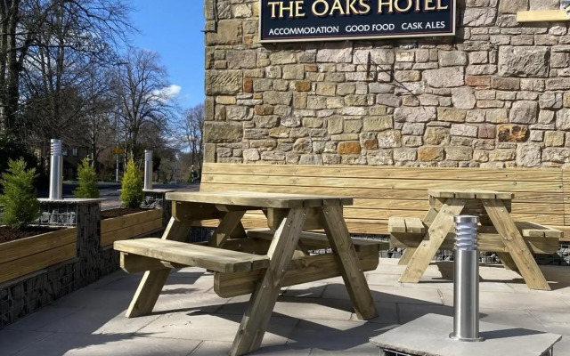 Oaks Hotel
