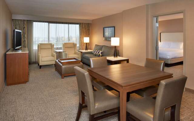 DoubleTree by Hilton Fresno Convention Center