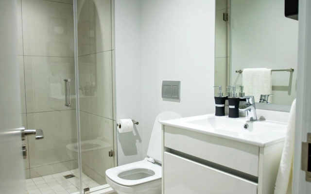 Ellipse Waterfall Executive Apartment - 612