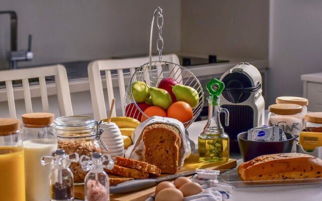 White Rock Milos Suites