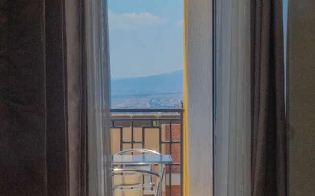 Tropical Plaza Apartments