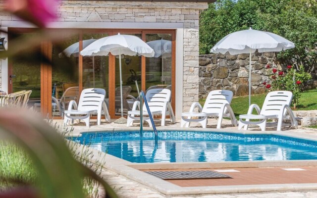Beautiful Home in Buje With Wifi and 4 Bedrooms