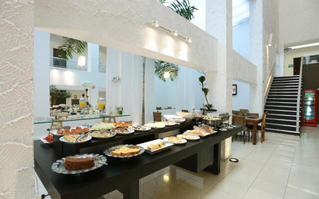 Oasis Tower Hotel