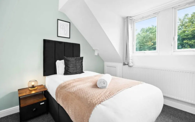 Spacious Home in Harborne