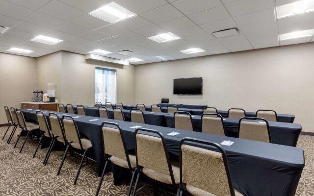 Comfort Inn & Suites Montgomery East Carmichael Rd