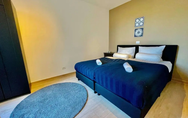 Modern 2BR 1.5 BA Near Diamond District by Oneluxstay