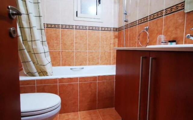 Escape and relax cozy apartment in Pafos!