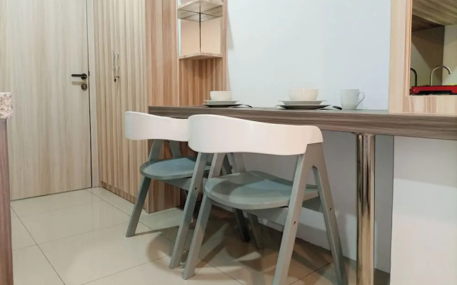 Simply Look And Cozy Studio At De Prima Apartment