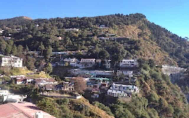 Goroomgo Shah Guest House Nainital