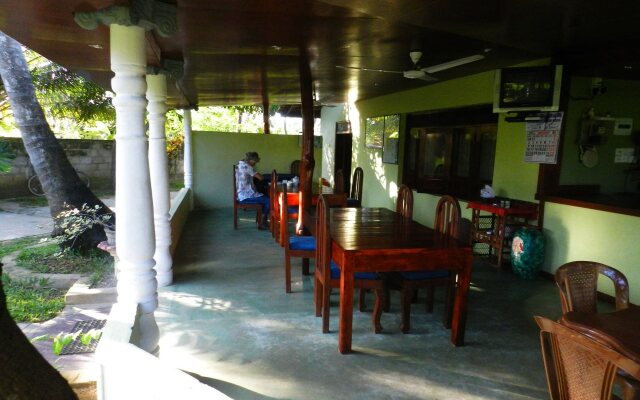 Traveller's Home Hotel