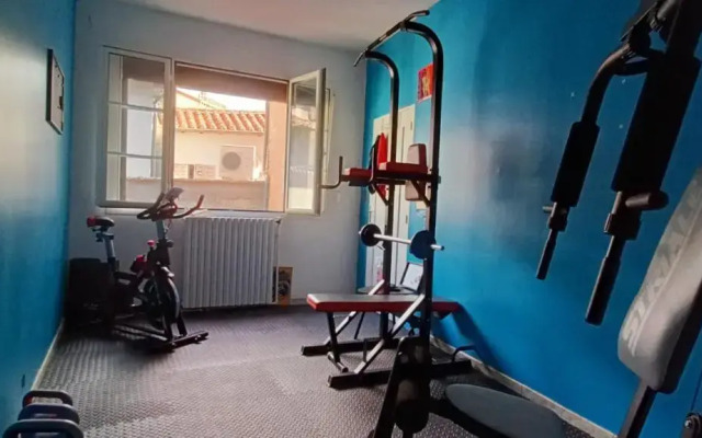 Studio atypique dans bel immeuble de 1820