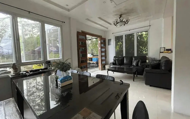 Villa Teresa Esperanza Tourist Inn