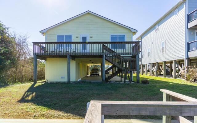 See Otter by Oak Island Accommodations