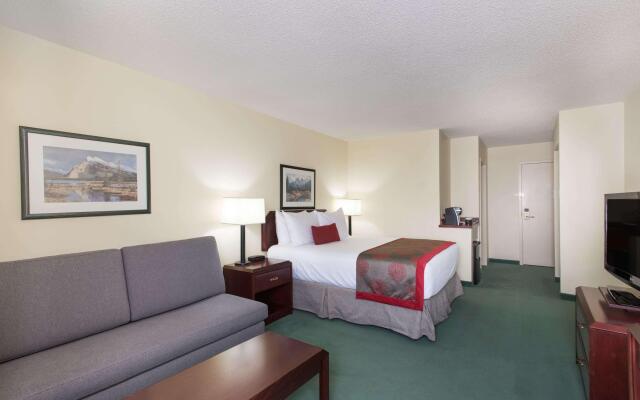 Divya Sutra Plaza and Conference Centre Calgary Airport