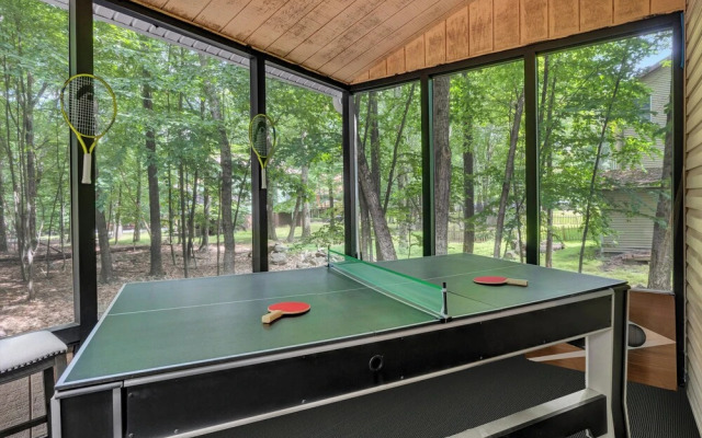 Grill & Games: Family Home in East Stroudsburg!