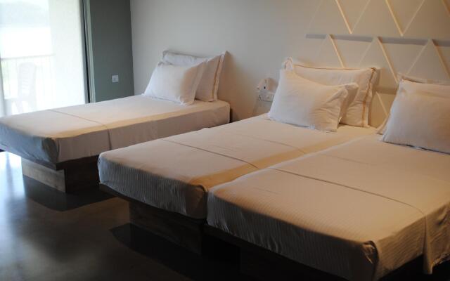 Giritale Hotel