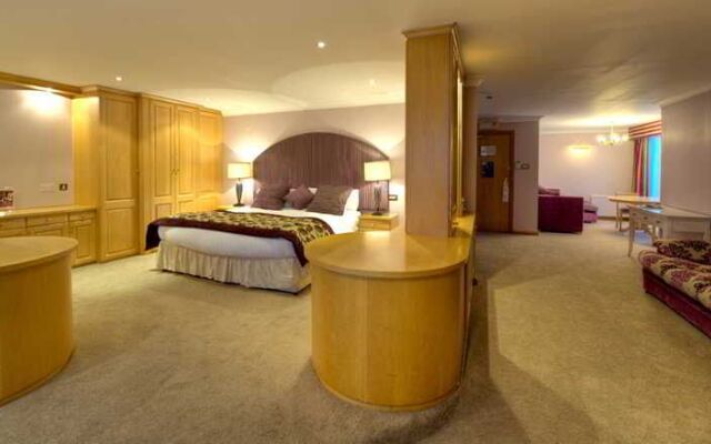 Loughshore Hotel