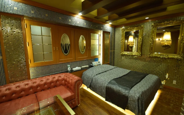 Hotel X - Adult Only