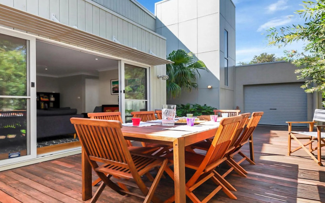 Sunshine Beach House-25 Metre Walk To The Beach