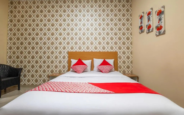 OYO 876 D' Exclusive