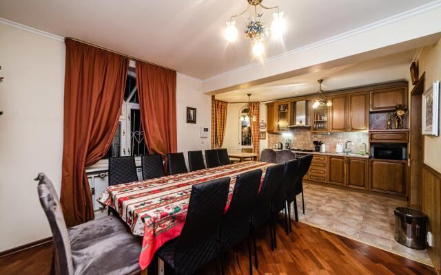 Дом на улице Василия Бутурлина 108