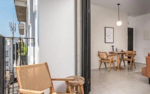 Trendy apartment next to Levinsky market