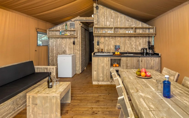 Nice Safari Tent With Kitchen, 8 km. From Helmond