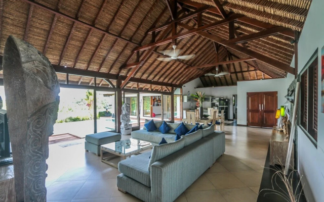 Villa Luna Maya