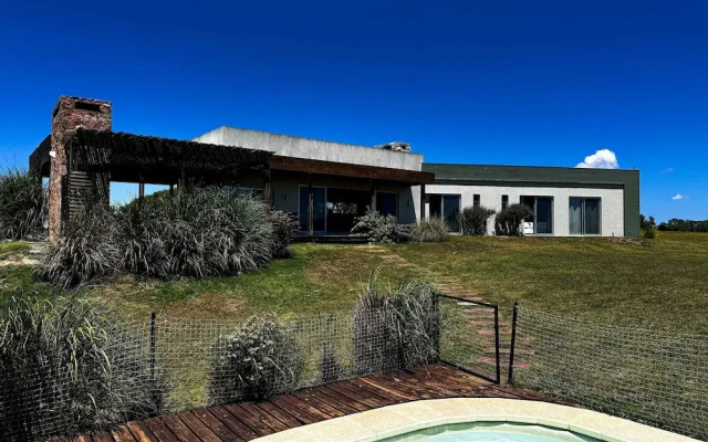 La Colina by Carmelodays