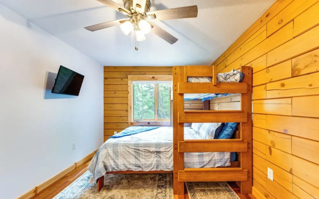 Mtn-view Deck: Scenic Conway Log Cabin!